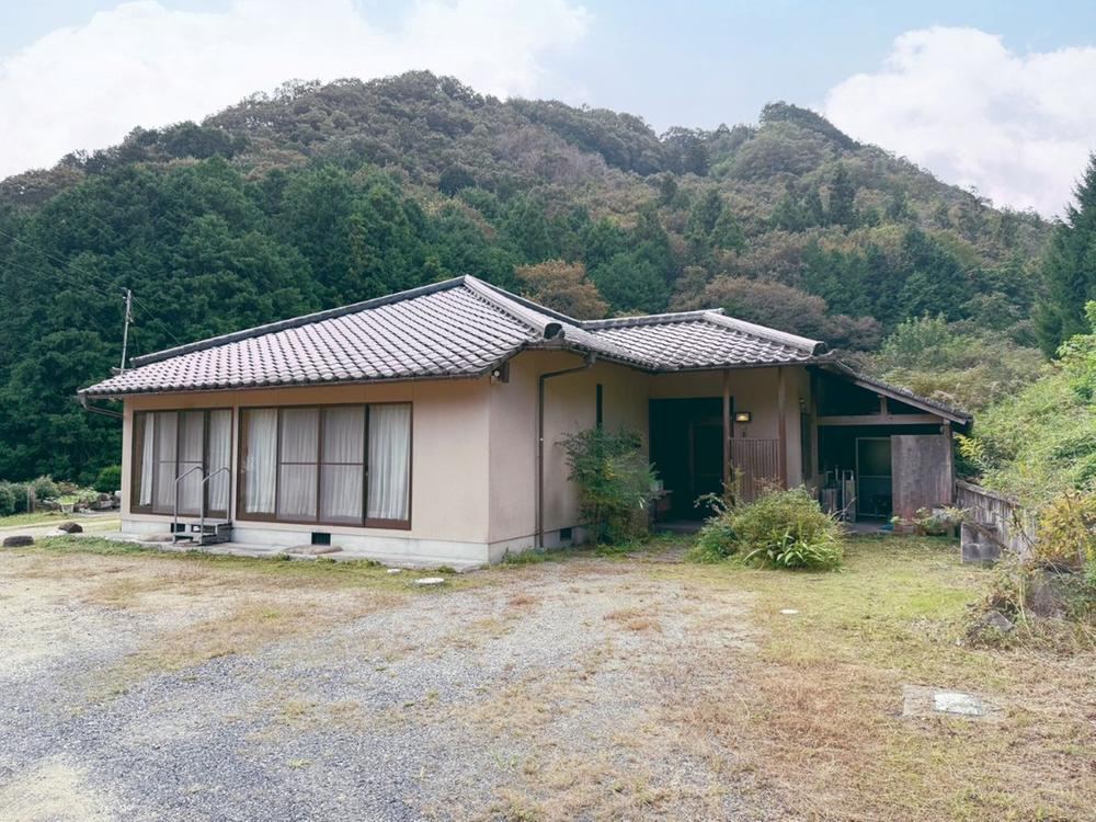Spacious 5LDK Home in Kojinyama - Photo 1