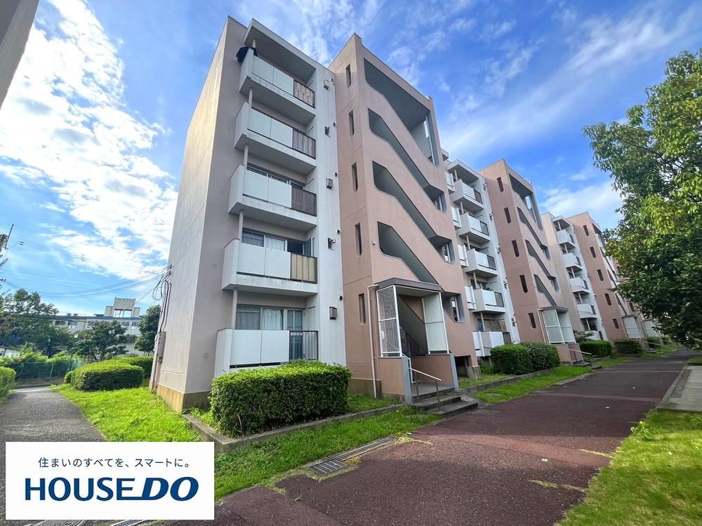 2LDK apartment in Hirakata, Osaka - Photo 1