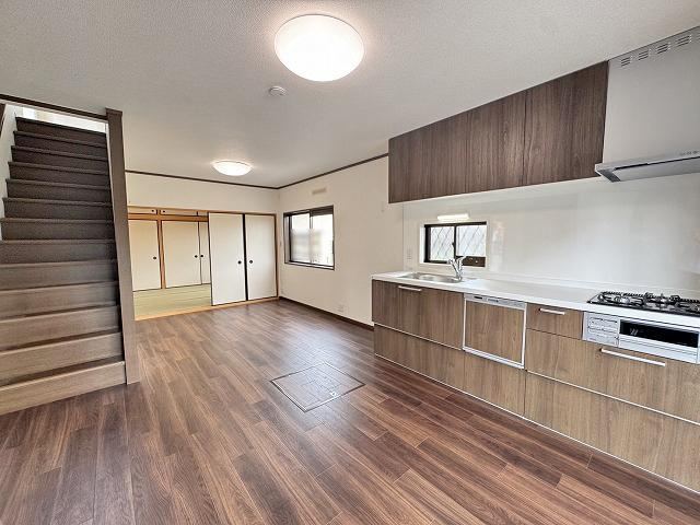 Renovated 5LDK House in Aisho Town - Photo 1