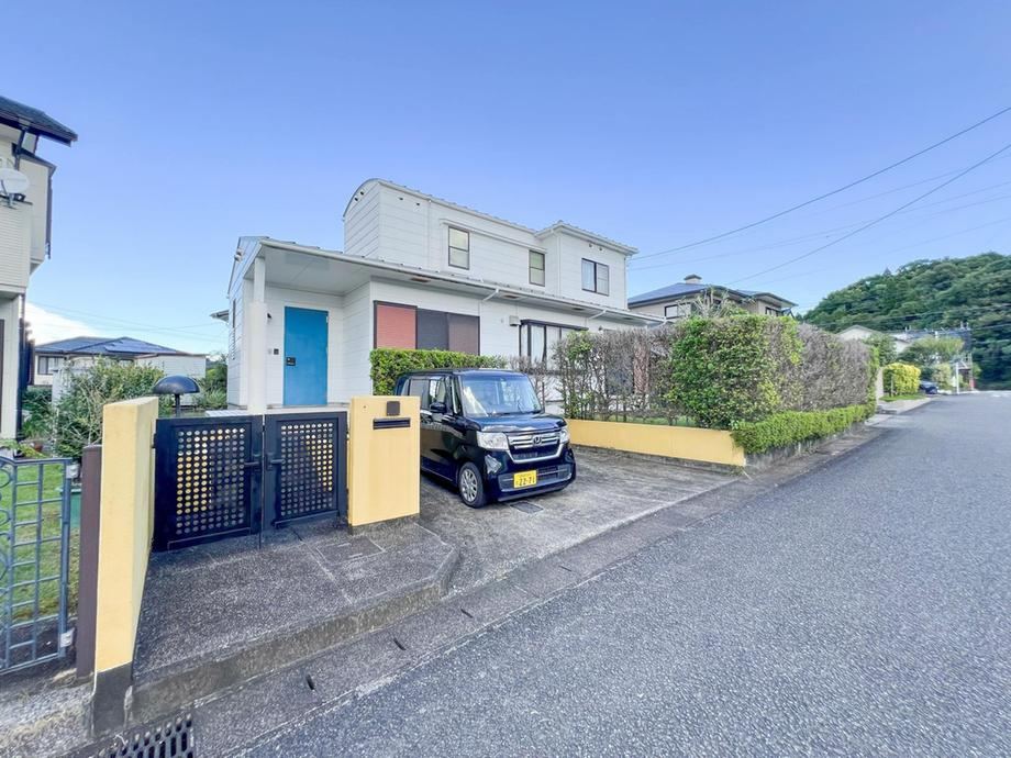 Charming 3LDK House with Tropical Vibe - Photo 1