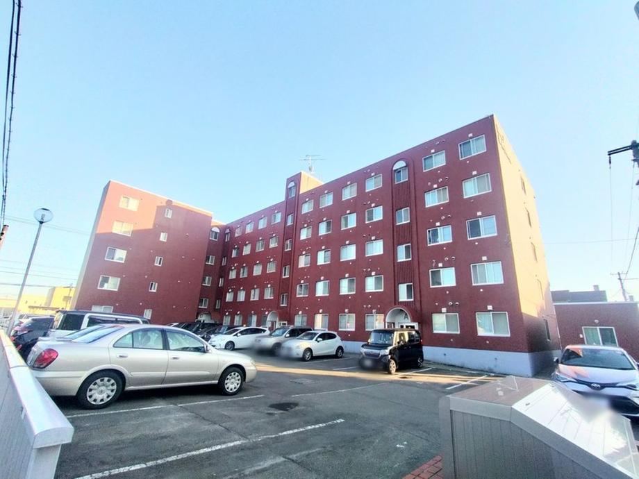 Recently Renovated 4LDK Apartment in Higashi Sapporo - Photo 1