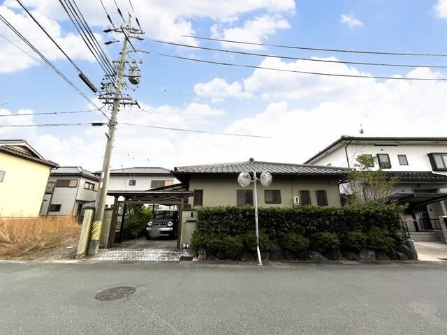 Convenient 4DK Single-Story Home - Photo 1