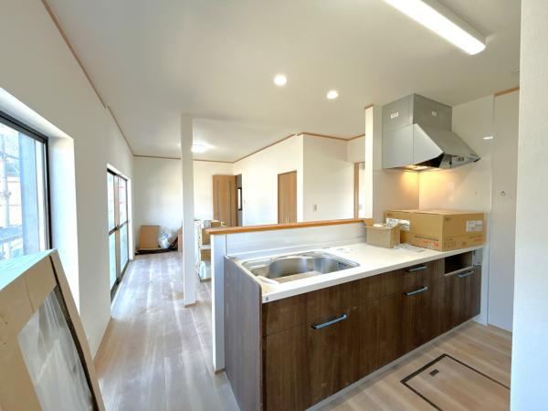 Renovated 3LDK Home with Ample Parking in Kani - Photo 1