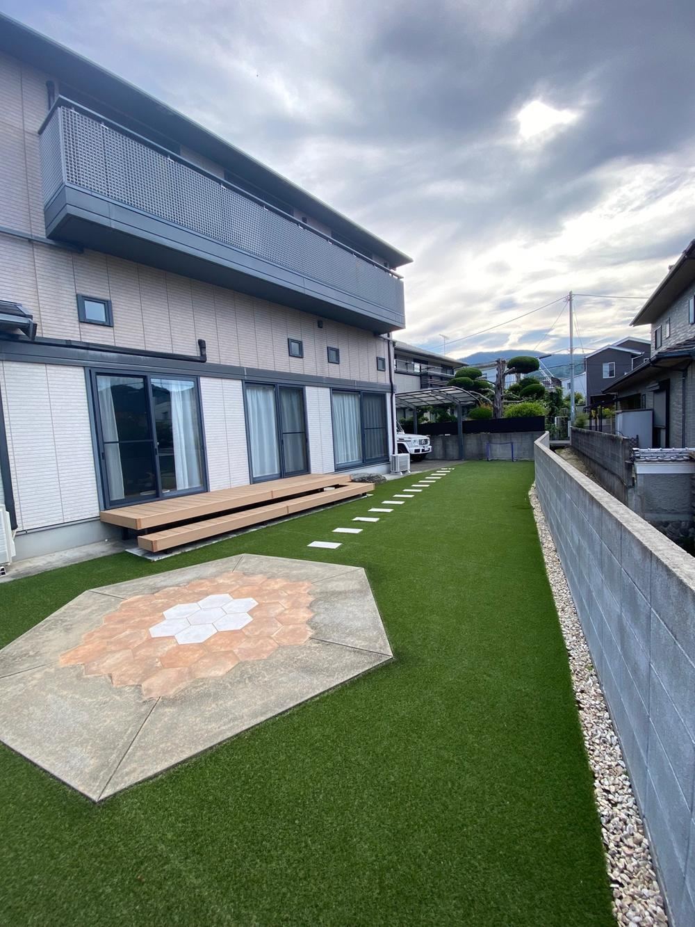 Spacious 4LDK House with Garden and Deck in Ishite Shiraishi, Matsuyama - Photo 1