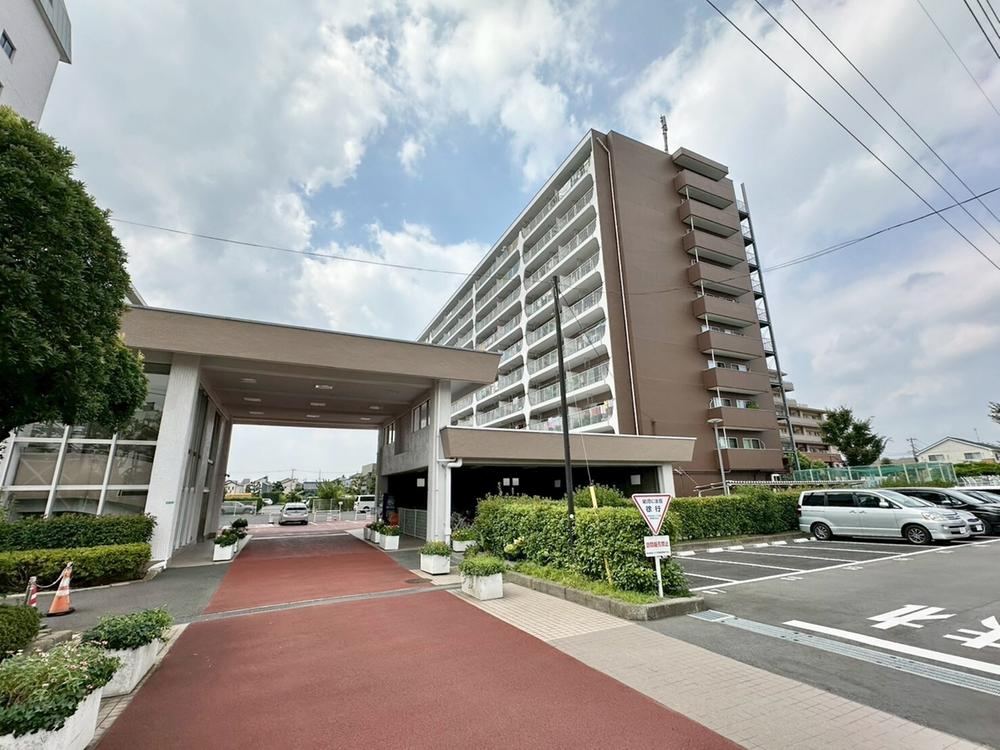 Stylish Pet-Friendly 3LDK Apartment in Soka - Photo 1
