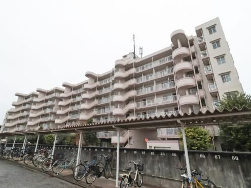 Spacious 4LDK Corner Apartment in Toyoshiki - Photo 1