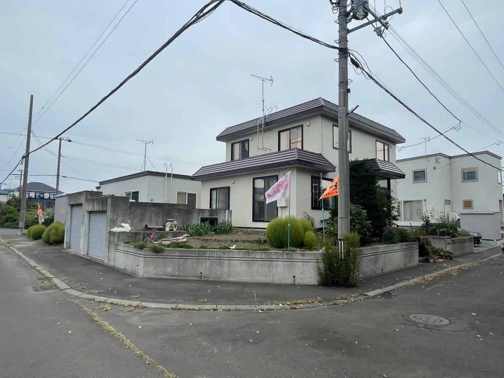 Sunny 4LDK Corner Lot Home in Moegino-nishi - Photo 1
