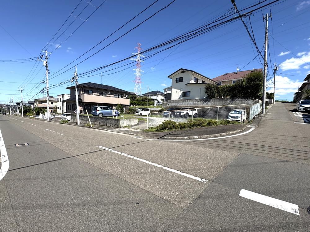 Large Land in Eiwadai with Great Accessibility - Photo 1