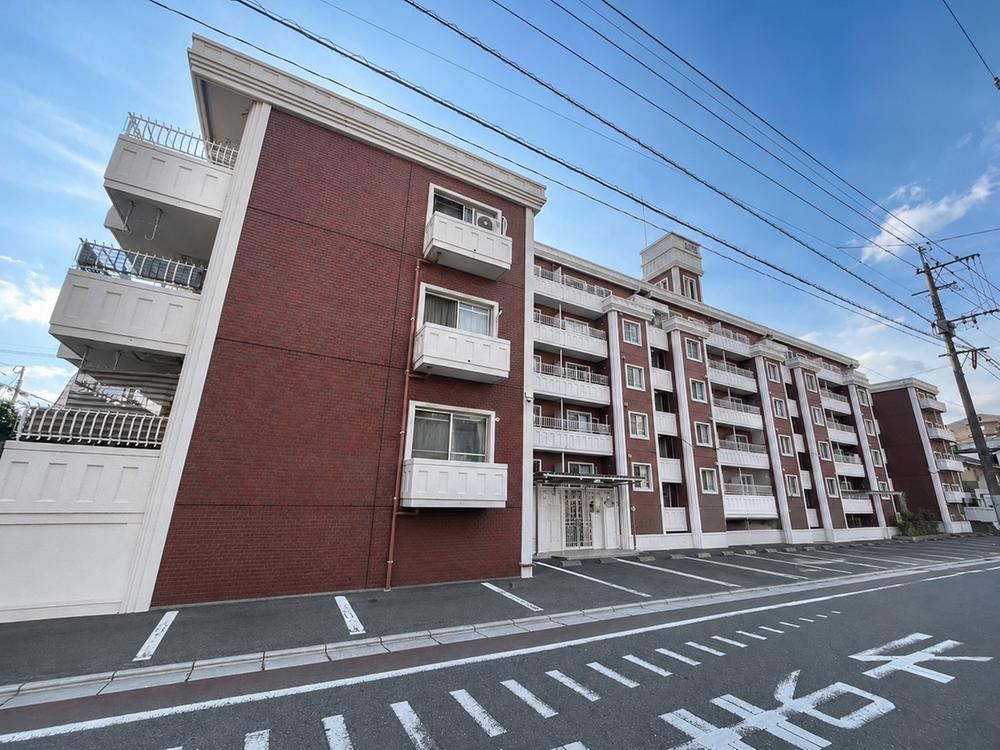 6LDK+S apartment in Tobata Ward, Kitakyushu, Fukuoka - Photo 1