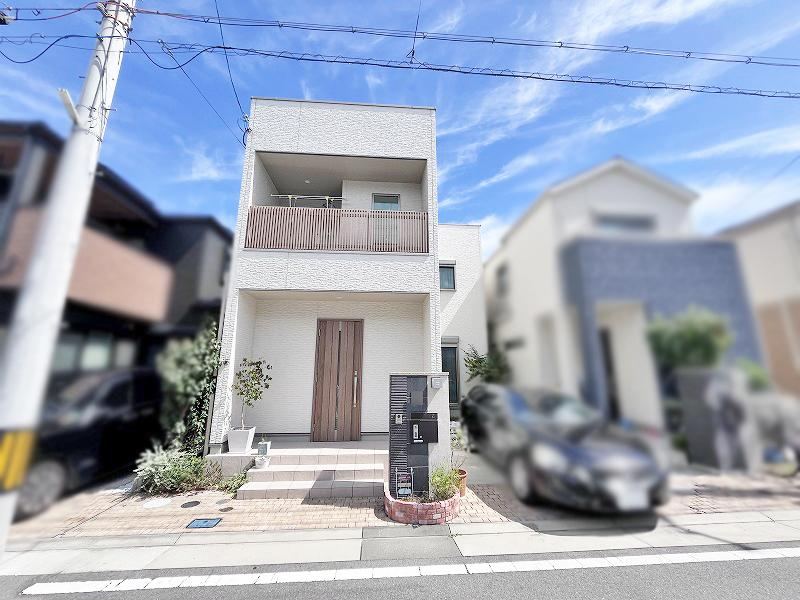 Spacious 3LDK House in Affluent Amagasaki Community - Photo 1