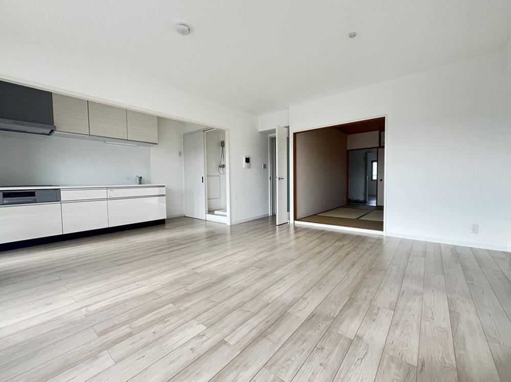 3LDK apartment in Higashi Ward, Sakai, Osaka - Photo 1