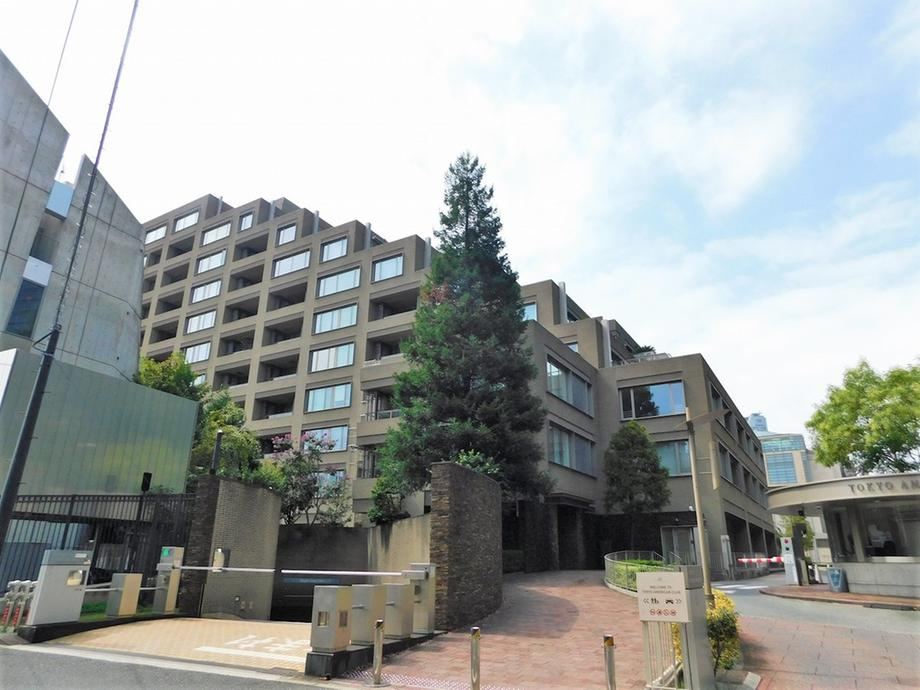 2LDK apartment in Minato Ward, Tokyo - Photo 1