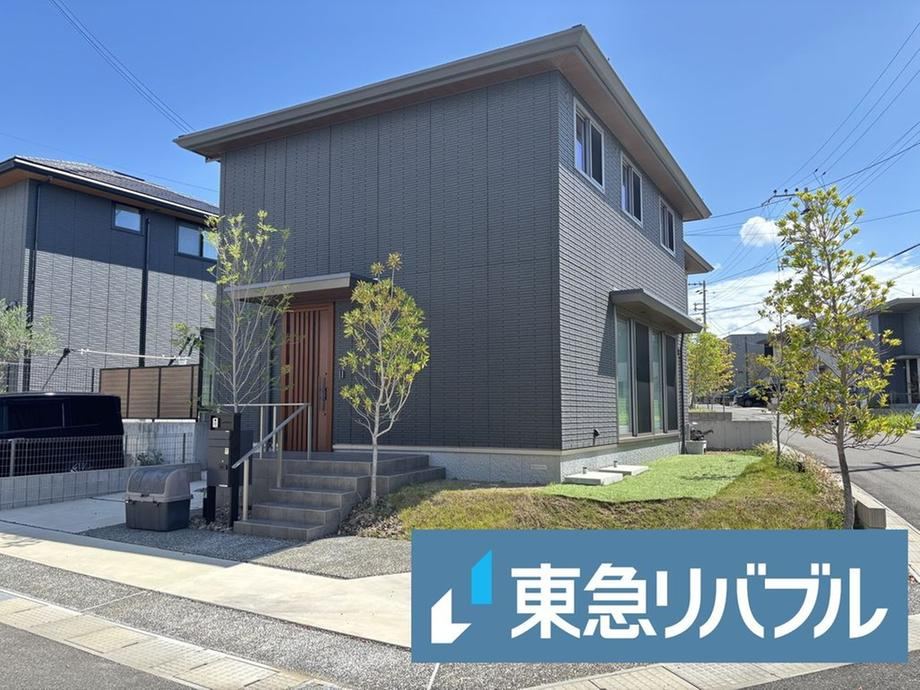 Modern 5LDK+S House in Izumi - Photo 1