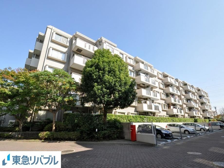 Spacious 3LDK Apartment in Takeyama - Photo 1