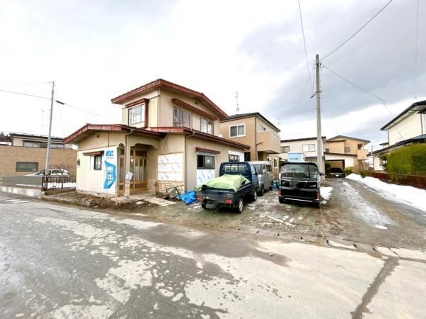 3LDK House with Renovations and Parking for 4 Cars - Photo 1