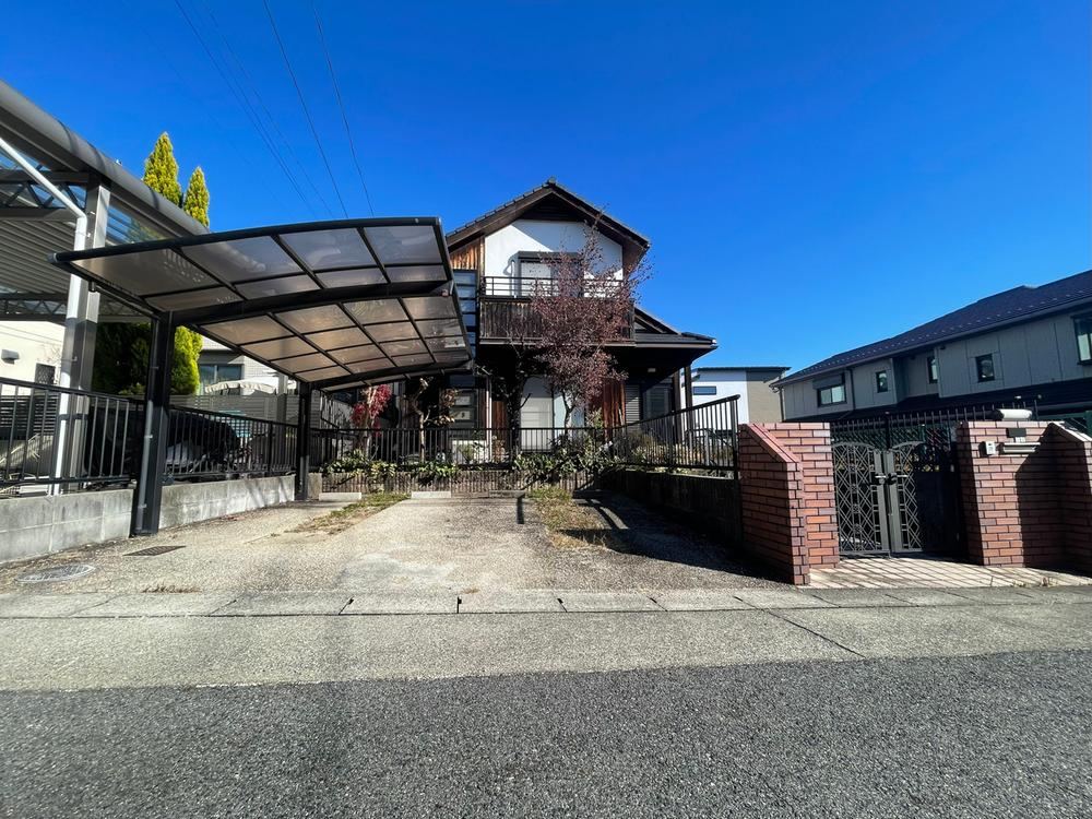 Custom-Built 4LDK Home in Takashima - Photo 1