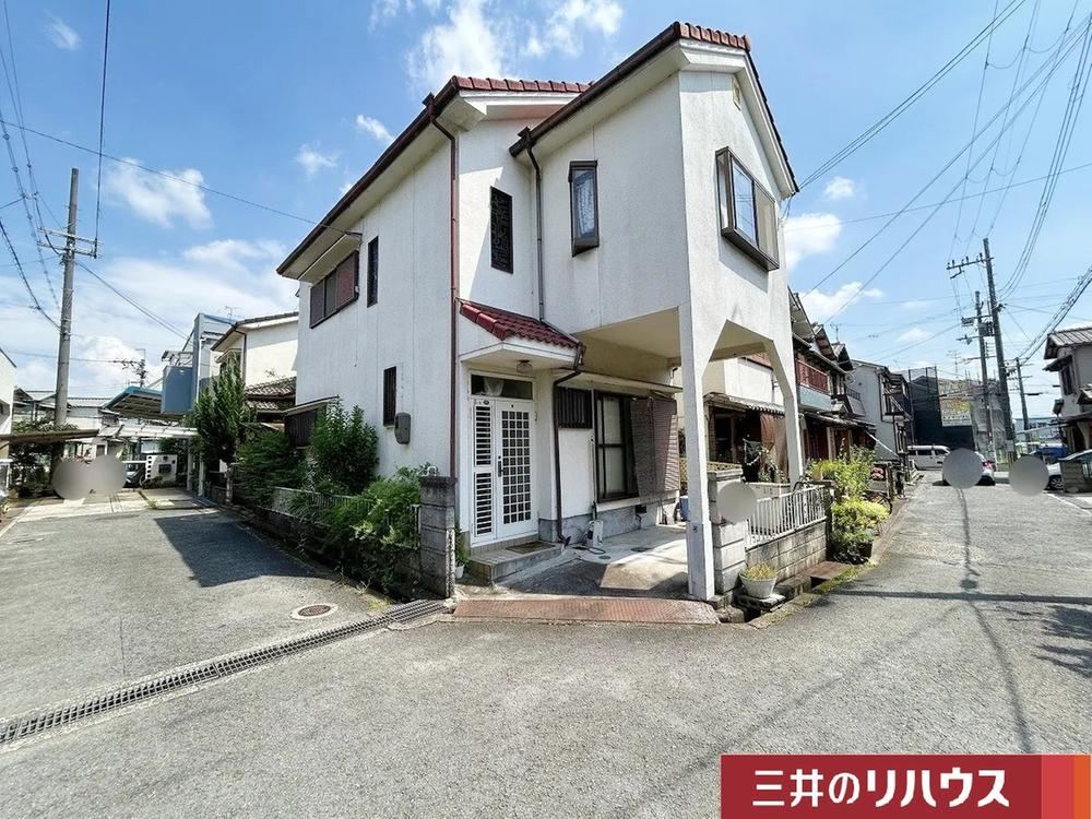 Charming 3DK Corner House near Tsuda Station - Photo 1
