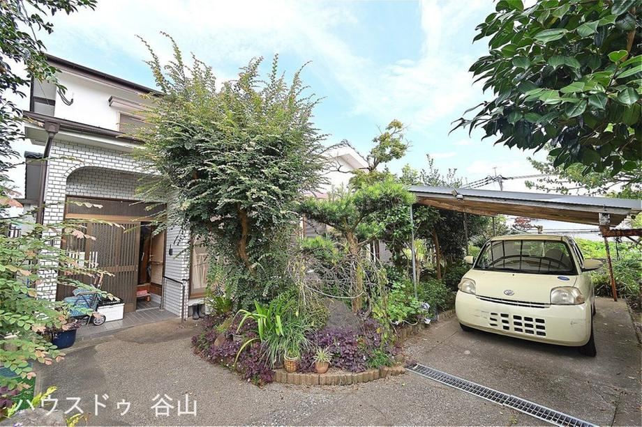 Expansive 6LDK Home Near Goikino Station - Photo 1