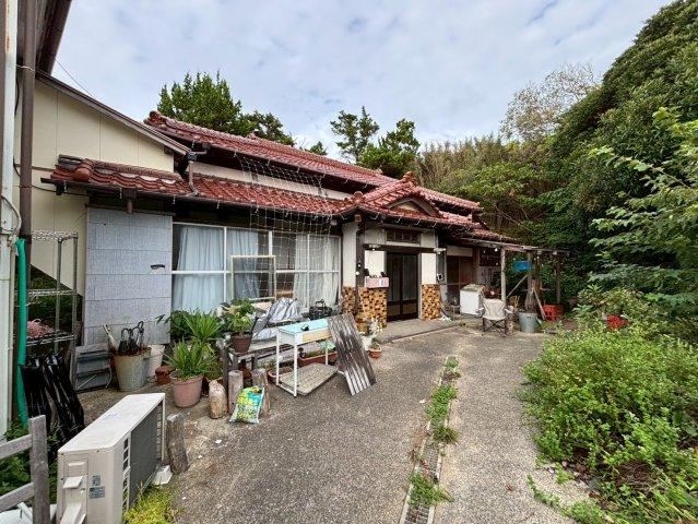 Expansive 5DK House in Nishikawa, Tateyama - Photo 1