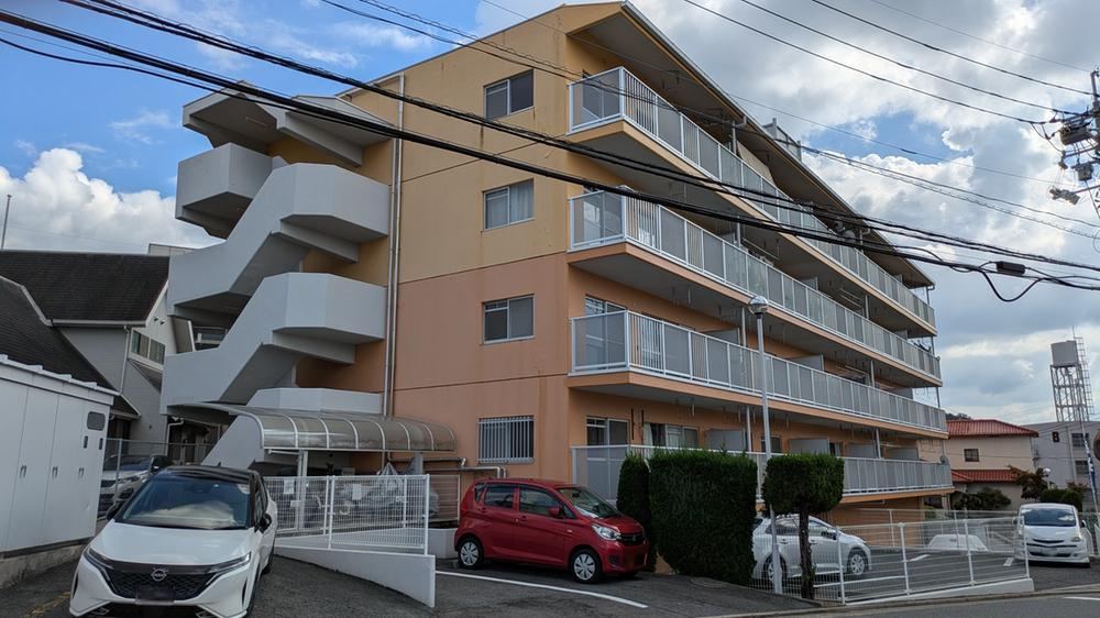 3LDK apartment in Higashi Ward, Hiroshima - Photo 1