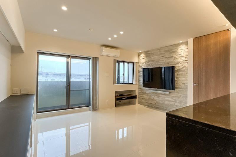 Stylish 1LDK Apartment with Renovation in Saginuma - Photo 1