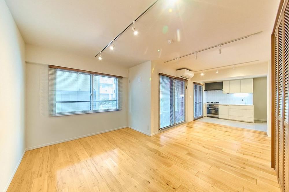 1LDK apartment in Shinjuku Ward, Tokyo - Photo 1