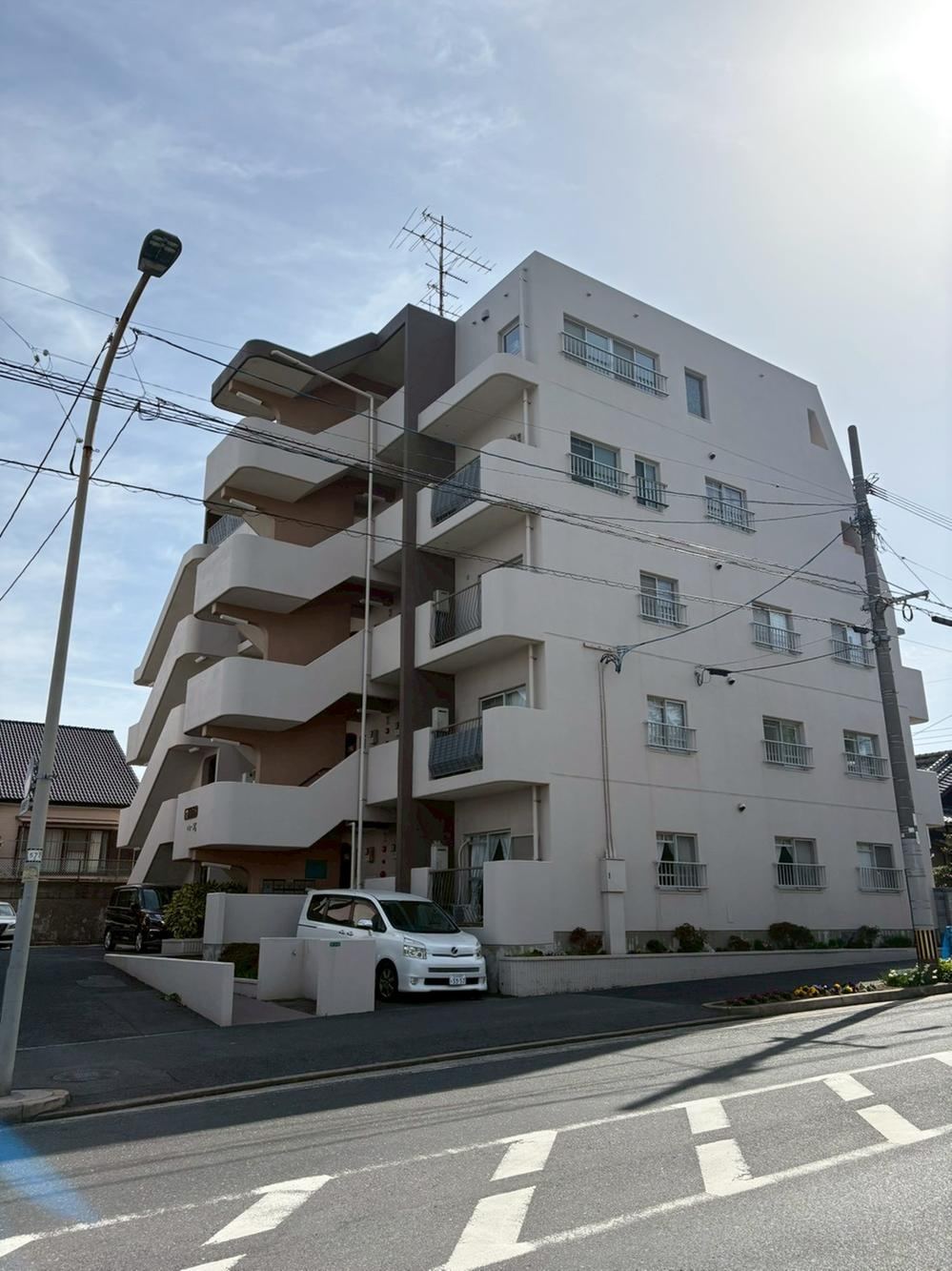 2LDK apartment in Wakamatsu Ward, Kitakyushu, Fukuoka - Photo 1