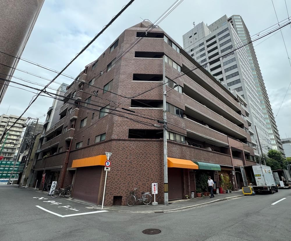 2LDK apartment in Nishi Ward, Osaka - Photo 1