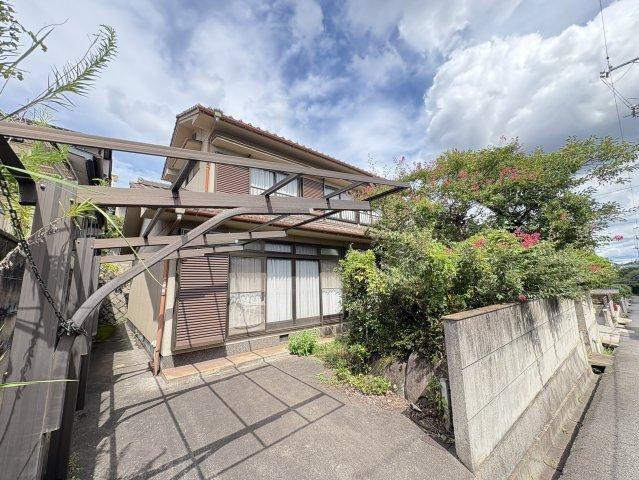 Spacious 7DK House on Elevated Lot in Fukuyama - Photo 1