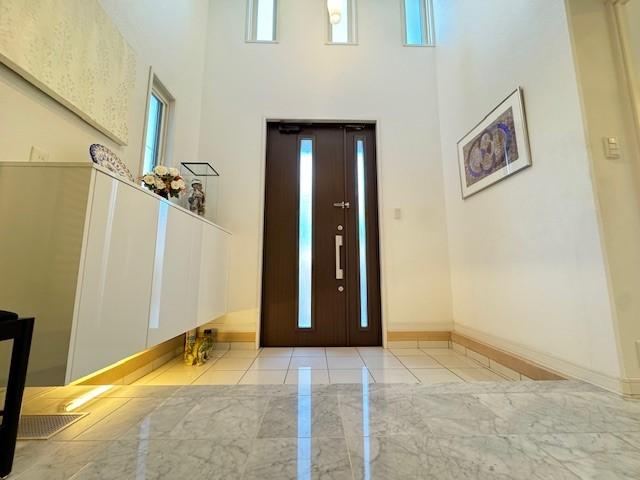 Elegant 3LDK House with Elevator in Urayasu - Photo 1