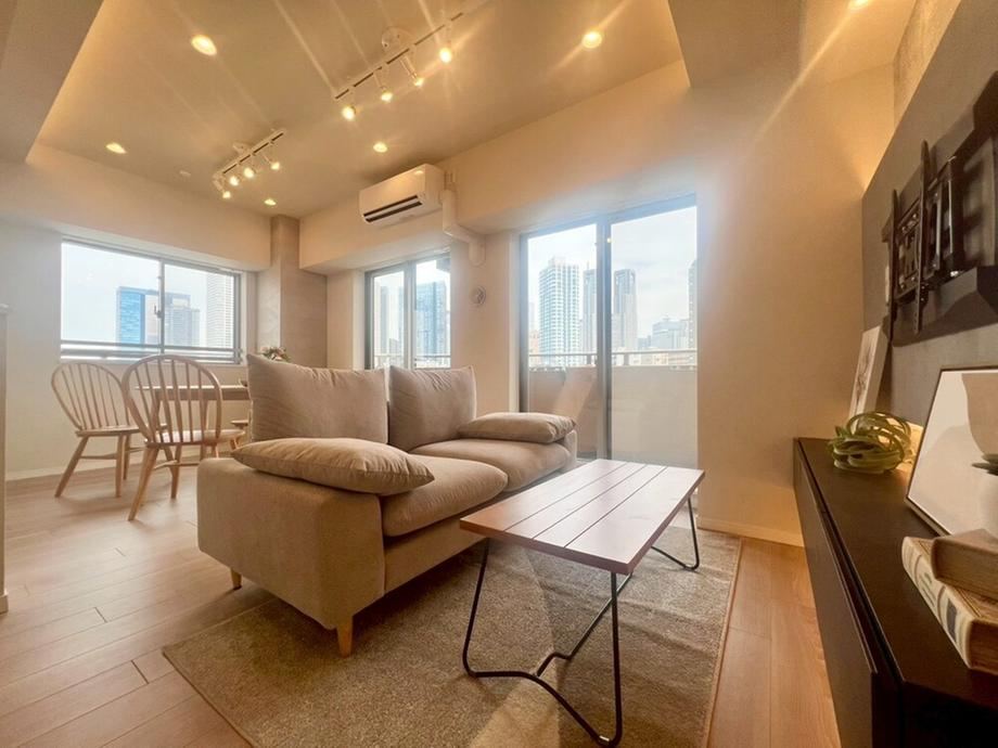 Bright 1LDK Apartment with Three-way Views in Shibuya - Photo 1