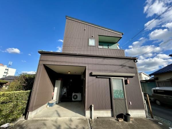 Modern 3LDK House with Loft and Carport - Photo 1
