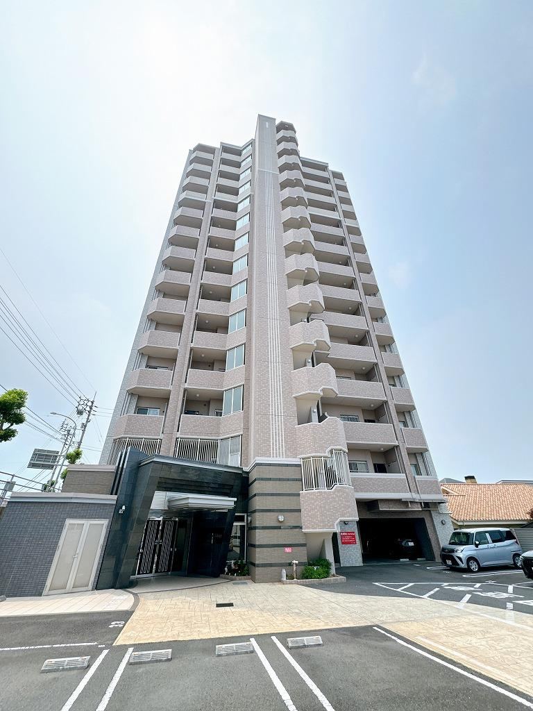 2LDK apartment in Niihama, Ehime - Photo 1