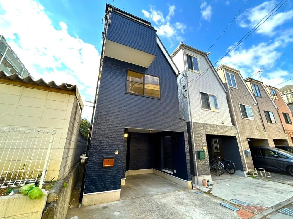Renovated 3LDK House in Nishikasai - Photo 1