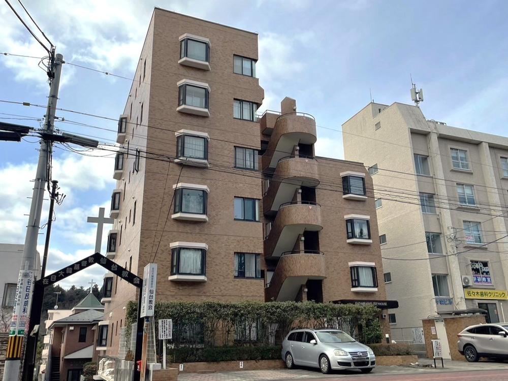 Convenient 3LDK Apartment Near Aobadori Ichibancho Station - Photo 1