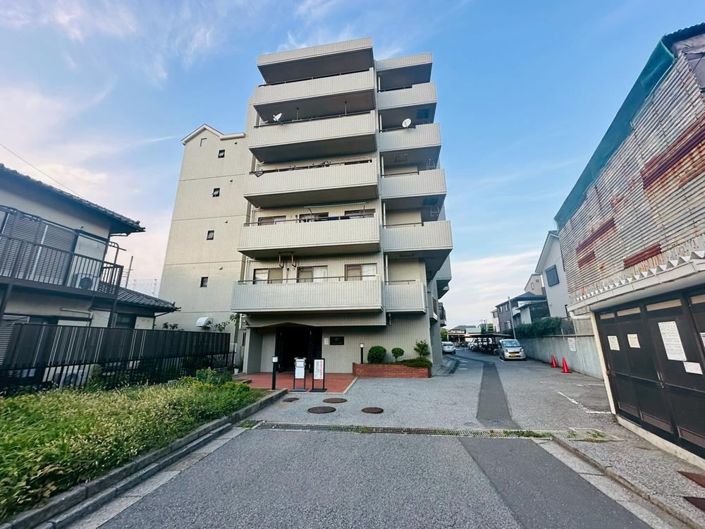 Spacious 3LDK Apartment Near Shin-Hachibara Station - Photo 1