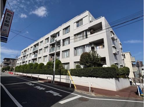 Renovated 3LDK Apartment in Itabashi - Photo 1