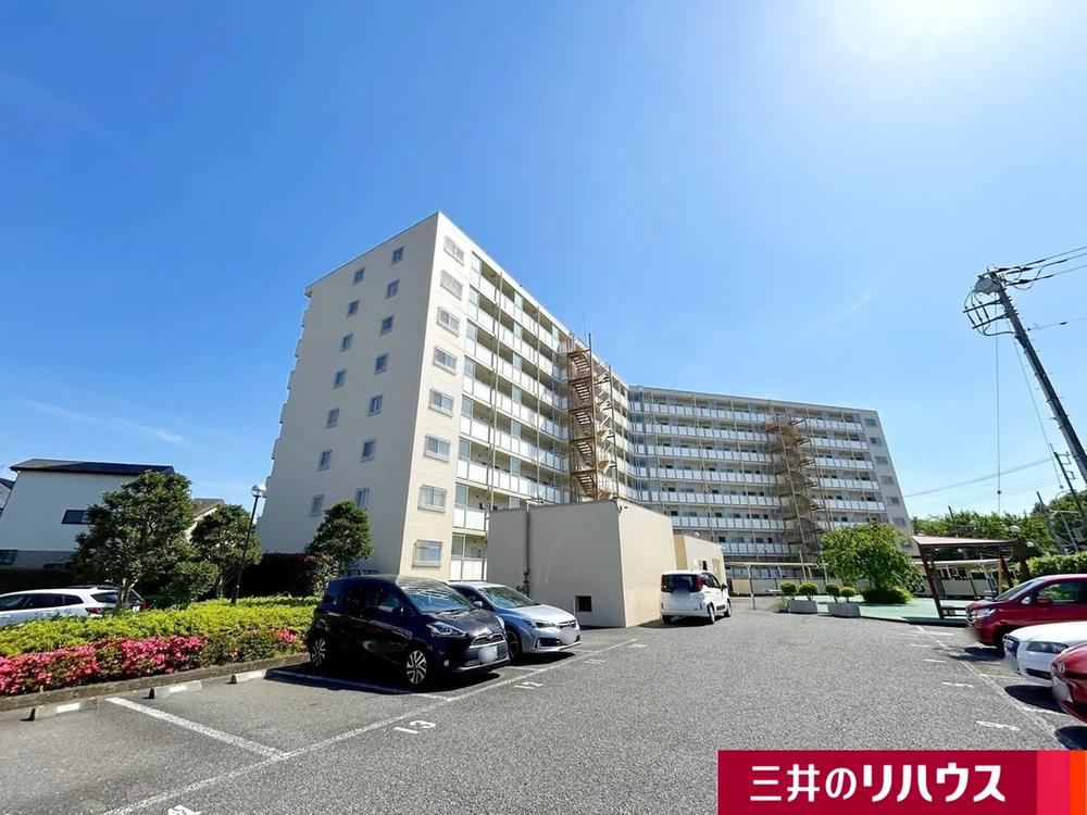 Renovated 3LDK Apartment in Wakamatsu-cho - Photo 1