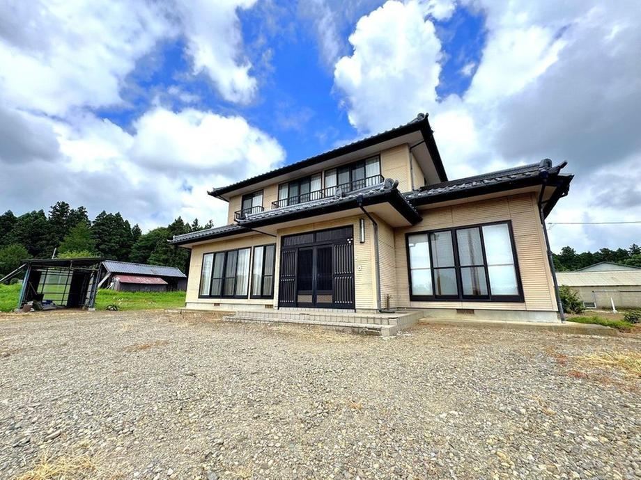 Spacious 7LDK House for Self-Sufficient Living in Kawasaki - Photo 1
