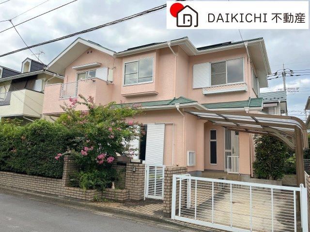 Sunny 4LDK House with Solar Panels in Kumagaya - Photo 1