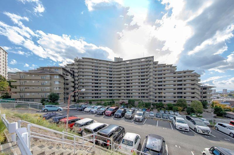 3LDK apartment in Toyonaka, Osaka - Photo 1