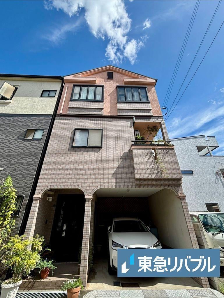 Spacious 4DK House with Parking Space in Osaka - Photo 1