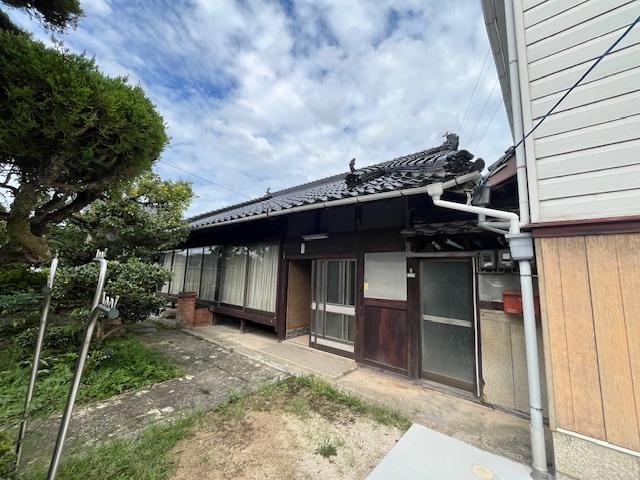 7DK house in Asakita Ward, Hiroshima - Photo 1