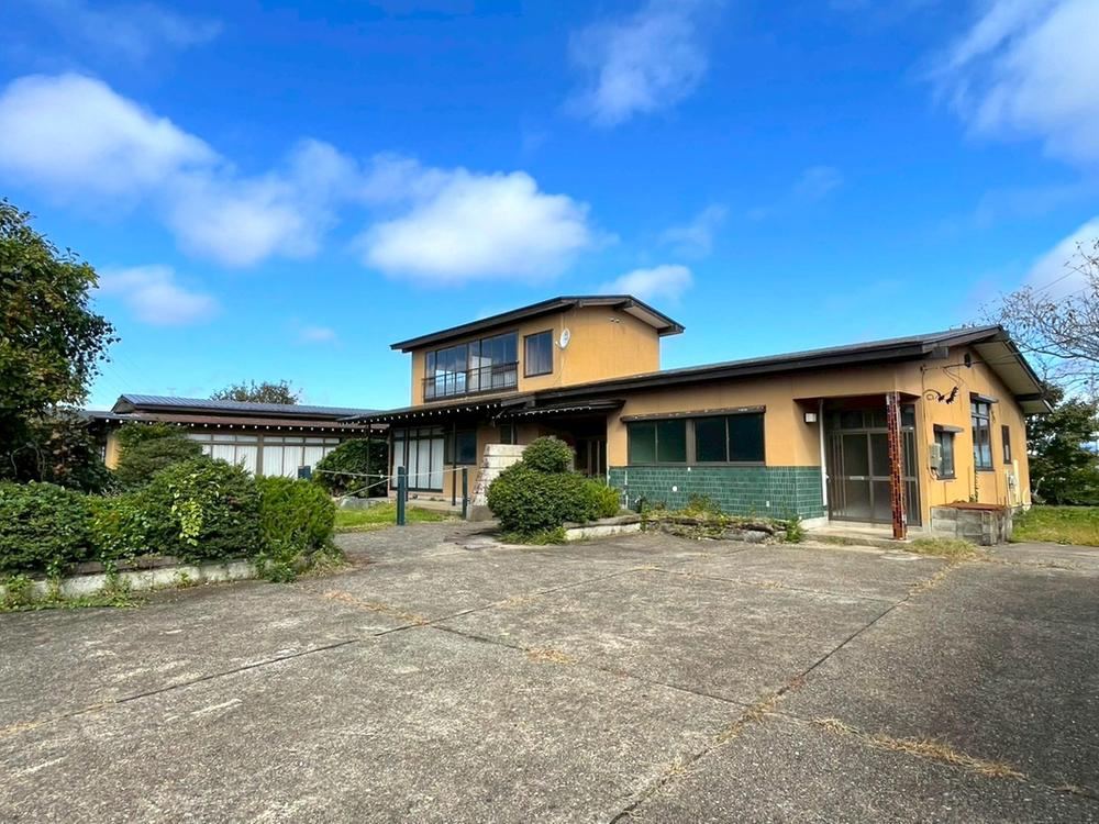 Spacious 10LDK Detached House in Akita City - Photo 1