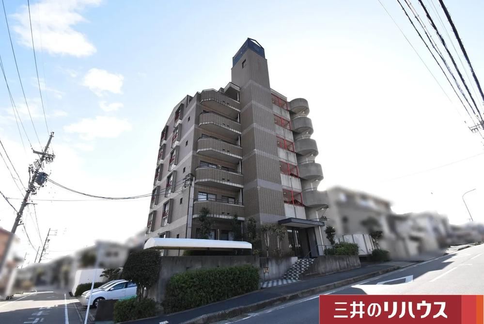 2LDK apartment in Owariasahi, Aichi - Photo 1