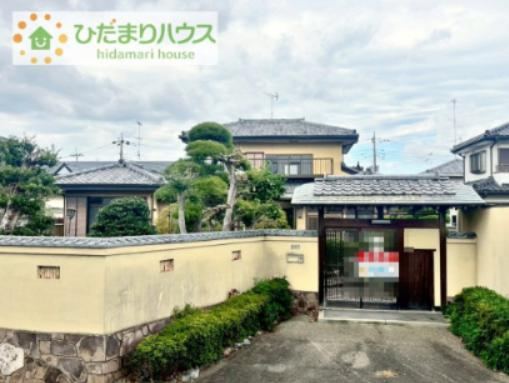 Renovated 8DK House with Spacious Balcony in Chikusei - Photo 1