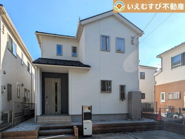 Renovated 4LDK Home with Spacious Rooms in Gyoda - Photo 1