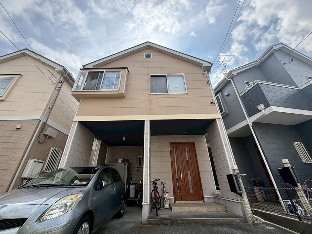 Quiet Residential Area with 2-Car Parking - Photo 1