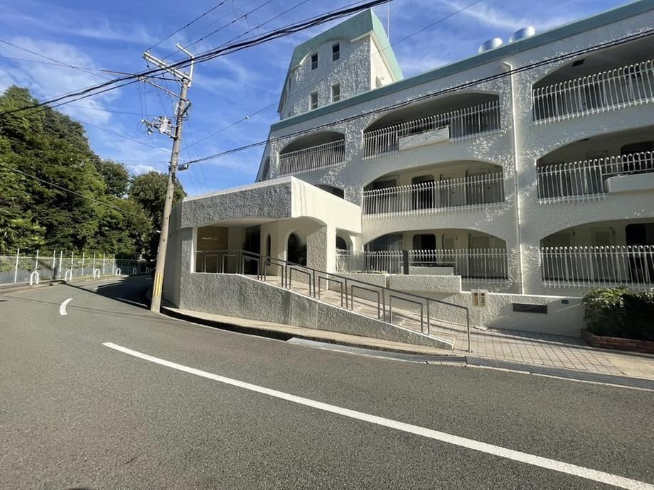 3LDK+S apartment in Ashiya, Hyogo - Photo 1