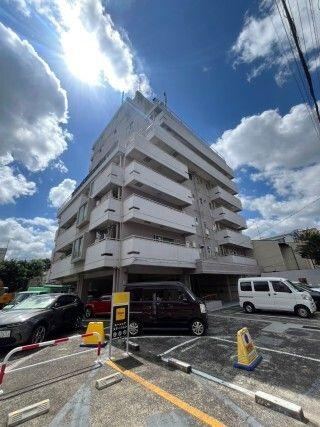 Spacious 3LDK Corner Apartment in Kitachinbo - Photo 1